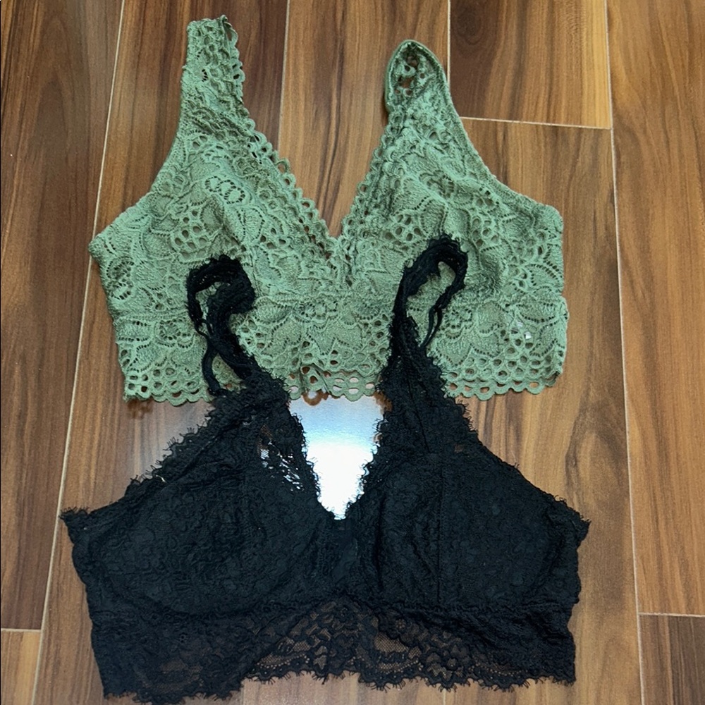 Medium Aerie bralette lace set black and green
